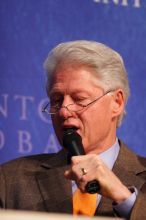 Former President Bill Clinton moderated the discussion between Natalie Portman, Mambidzeni Madzivire, BME graduate student at Mayo Graduate School, Blake Mycoskie, founder of TOMS shoes, and Paul Bell, president of Dell Global Public, during the first plenary session at the CGIU meeting. Day one of the 2nd Annual Clinton Global Initiative University (CGIU) meeting was held at The University of Texas at Austin, Friday, February 13, 2009. Former President Bill Clinton moderated the discussion between Natalie Portman, Mambidzeni Madzivire, BME graduate student at Mayo Graduate School, Blake Mycoskie, founder of TOMS shoes, and Paul Bell, president of Dell Global Public, during the first plenary session at the CGIU meeting. Day one of the 2nd Annual Clinton Global Initiative University (CGIU) meeting was held at The University of Texas at Austin, Friday, February 13, 2009.
