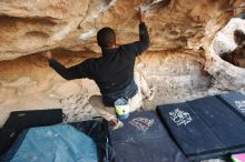 Bouldering in Hueco Tanks on 12/08/2018 with Blue Lizard Climbing and Yoga

Filename: SRM_20181208_1637560.jpg
Aperture: f/4.5
Shutter Speed: 1/250
Body: Canon EOS-1D Mark II
Lens: Canon EF 16-35mm f/2.8 L