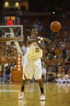 Forward Damion James, #5.  The longhorns defeated the Texas Southern University (TSU) Tigers 90-50 Tuesday night.

Filename: SRM_20061128_2018342.jpg
Aperture: f/2.8
Shutter Speed: 1/640
Body: Canon EOS-1D Mark II
Lens: Canon EF 80-200mm f/2.8 L