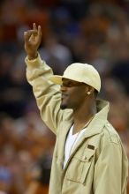 Aaron Ross of the New York Giants. The University of Texas (UT) Longhorns defeated the University of Kansas Jayhawks 72-69 in Austin, Texas on Monday, February 11, 2008.
Filename: SRM_20080211_2020184.jpg
Aperture: f/2.8
Shutter Speed: 1/640
Body: Canon EOS 20D
Lens: Canon EF 300mm f/2.8 L IS