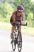 Beth Marek (bib #81) of Austin placed 4 in her age group (F 30-34) with an overall time of 01:46:51 at The Howdy Du duathlon in Berry Springs Park, Georgetown, Sunday July 6, 2008.
Filename: SRM_20080706_0814261.jpg
Aperture: f/5.6
Shutter Speed: 1/640
Body: Canon EOS 20D
Lens: Canon EF 300mm f/2.8 L IS