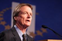 UT President William Powers Jr. speaks at the opening plenary session of the CGIU meeting. Day one of the 2nd Annual Clinton Global Initiative University (CGIU) meeting was held at The University of Texas at Austin, Friday, February 13, 2009.
Filename: SRM_20090213_16310138.jpg
Aperture: f/2.8
Shutter Speed: 1/200
Body: Canon EOS 20D
Lens: Canon EF 300mm f/2.8 L IS