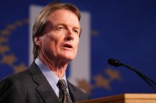 UT President William Powers Jr. speaks at the opening plenary session of the CGIU meeting. Day one of the 2nd Annual Clinton Global Initiative University (CGIU) meeting was held at The University of Texas at Austin, Friday, February 13, 2009.
Filename: SRM_20090213_16324349.jpg
Aperture: f/2.8
Shutter Speed: 1/200
Body: Canon EOS 20D
Lens: Canon EF 300mm f/2.8 L IS