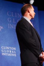 Former President Bill Clinton hands out commitment certificates to CGIU attendees for their exceptional pledges to the CGI cause during the opening plenary session of the CGIU meeting.  Day one of the 2nd Annual Clinton Global Initiative University (CGIU) meeting was held at The University of Texas at Austin, Friday, February 13, 2009.

Filename: SRM_20090213_16380724.jpg
Aperture: f/4.0
Shutter Speed: 1/160
Body: Canon EOS-1D Mark II
Lens: Canon EF 80-200mm f/2.8 L