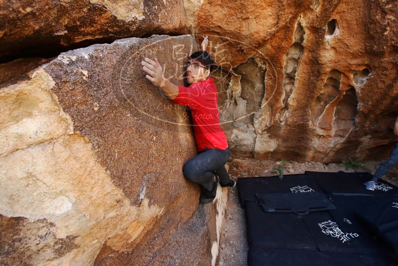 Bouldering in Hueco Tanks on 11/10/2019 with Blue Lizard Climbing and Yoga

Filename: SRM_20191110_1238540.jpg
Aperture: f/5.6
Shutter Speed: 1/250
Body: Canon EOS-1D Mark II
Lens: Canon EF 16-35mm f/2.8 L