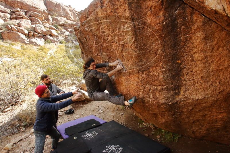 Bouldering in Hueco Tanks on 12/06/2019 with Blue Lizard Climbing and Yoga

Filename: SRM_20191206_1138280.jpg
Aperture: f/8.0
Shutter Speed: 1/250
Body: Canon EOS-1D Mark II
Lens: Canon EF 16-35mm f/2.8 L