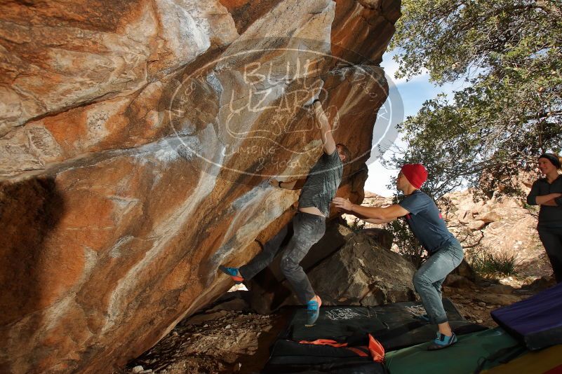 Bouldering in Hueco Tanks on 12/06/2019 with Blue Lizard Climbing and Yoga

Filename: SRM_20191206_1321190.jpg
Aperture: f/7.1
Shutter Speed: 1/250
Body: Canon EOS-1D Mark II
Lens: Canon EF 16-35mm f/2.8 L