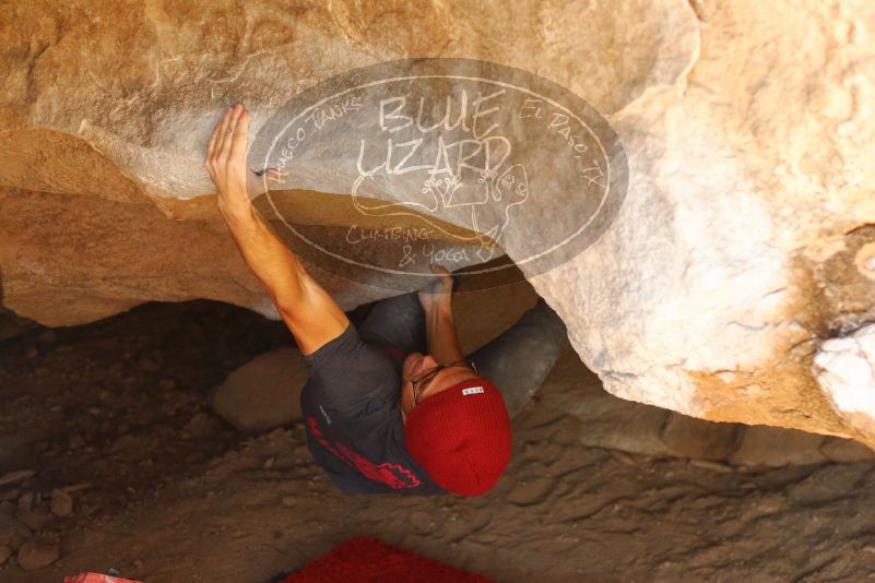 Bouldering in Hueco Tanks on 12/06/2019 with Blue Lizard Climbing and Yoga

Filename: SRM_20191206_1323240.jpg
Aperture: f/3.2
Shutter Speed: 1/250
Body: Canon EOS-1D Mark II
Lens: Canon EF 50mm f/1.8 II