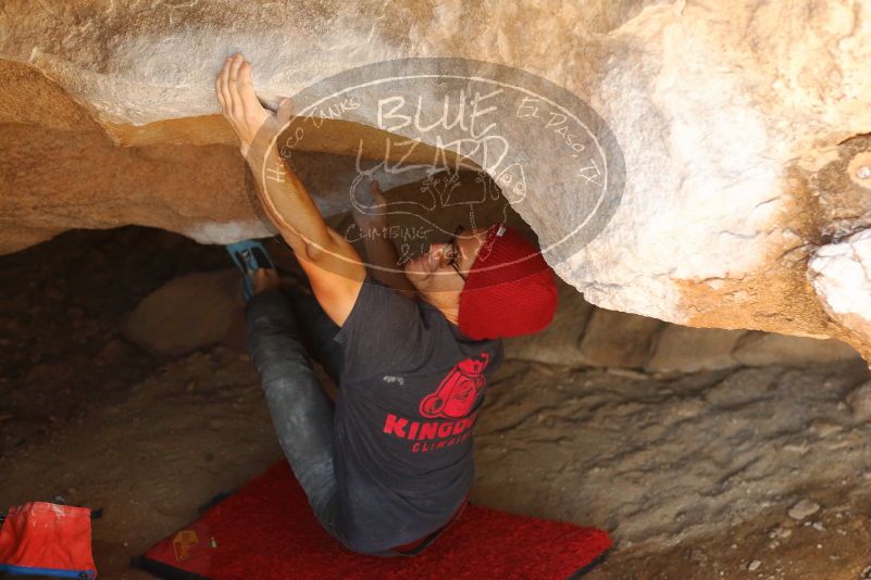 Bouldering in Hueco Tanks on 12/06/2019 with Blue Lizard Climbing and Yoga

Filename: SRM_20191206_1323320.jpg
Aperture: f/2.8
Shutter Speed: 1/250
Body: Canon EOS-1D Mark II
Lens: Canon EF 50mm f/1.8 II