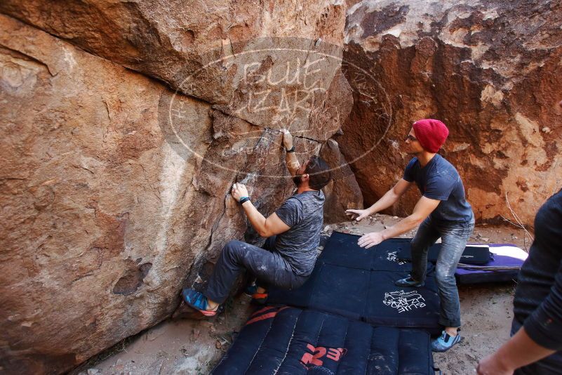 Bouldering in Hueco Tanks on 12/06/2019 with Blue Lizard Climbing and Yoga

Filename: SRM_20191206_1416570.jpg
Aperture: f/3.5
Shutter Speed: 1/250
Body: Canon EOS-1D Mark II
Lens: Canon EF 16-35mm f/2.8 L