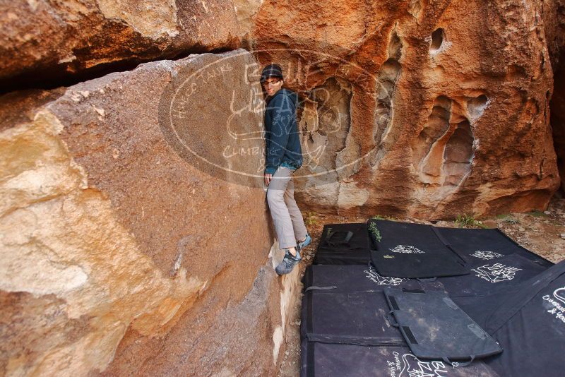 Bouldering in Hueco Tanks on 12/19/2019 with Blue Lizard Climbing and Yoga

Filename: SRM_20191219_1205030.jpg
Aperture: f/4.5
Shutter Speed: 1/200
Body: Canon EOS-1D Mark II
Lens: Canon EF 16-35mm f/2.8 L