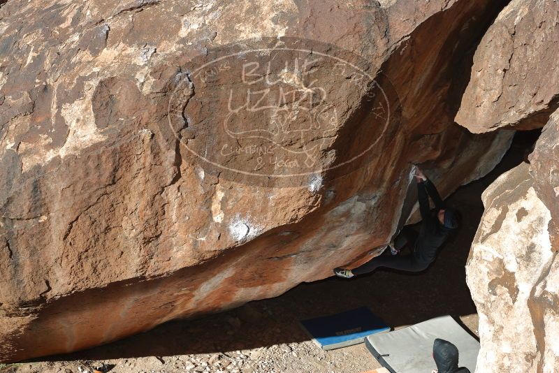 Bouldering in Hueco Tanks on 12/29/2019 with Blue Lizard Climbing and Yoga

Filename: SRM_20191229_1216430.jpg
Aperture: f/5.0
Shutter Speed: 1/250
Body: Canon EOS-1D Mark II
Lens: Canon EF 50mm f/1.8 II