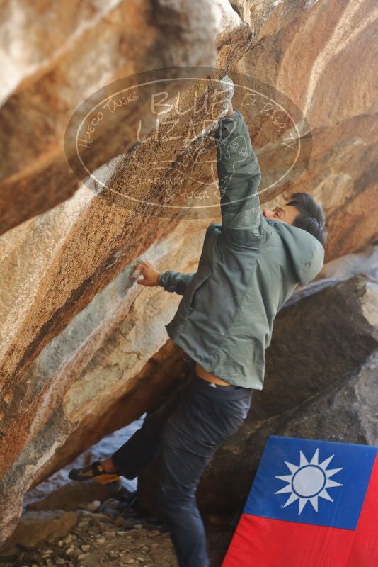 Bouldering in Hueco Tanks on 12/30/2019 with Blue Lizard Climbing and Yoga

Filename: SRM_20191230_1306160.jpg
Aperture: f/2.8
Shutter Speed: 1/250
Body: Canon EOS-1D Mark II
Lens: Canon EF 50mm f/1.8 II