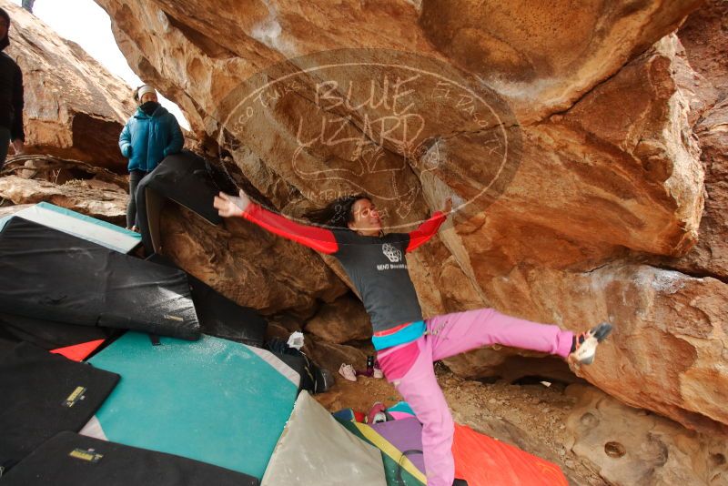 Bouldering in Hueco Tanks on 01/02/2020 with Blue Lizard Climbing and Yoga

Filename: SRM_20200102_1338142.jpg
Aperture: f/4.0
Shutter Speed: 1/250
Body: Canon EOS-1D Mark II
Lens: Canon EF 16-35mm f/2.8 L