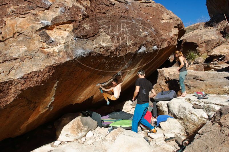 Bouldering in Hueco Tanks on 01/05/2020 with Blue Lizard Climbing and Yoga

Filename: SRM_20200105_1358110.jpg
Aperture: f/8.0
Shutter Speed: 1/250
Body: Canon EOS-1D Mark II
Lens: Canon EF 16-35mm f/2.8 L