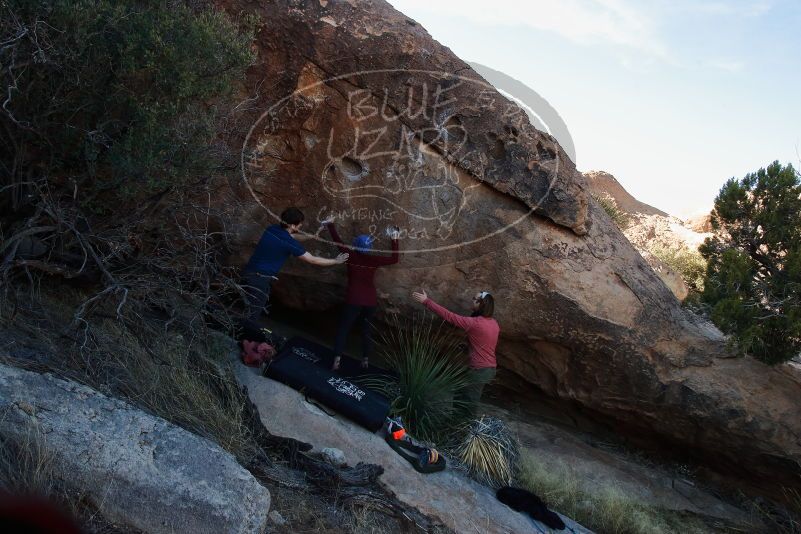 Bouldering in Hueco Tanks on 01/12/2020 with Blue Lizard Climbing and Yoga

Filename: SRM_20200112_1623191.jpg
Aperture: f/8.0
Shutter Speed: 1/250
Body: Canon EOS-1D Mark II
Lens: Canon EF 16-35mm f/2.8 L