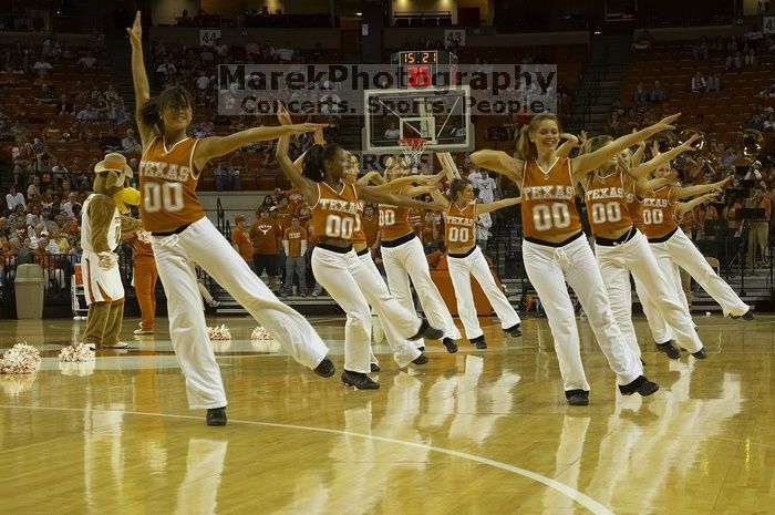 The longhorns defeated the Texas Southern University (TSU) Tigers 90-50 Tuesday night.

Filename: SRM_20061128_2017147.jpg
Aperture: f/6.3
Shutter Speed: 1/200
Body: Canon EOS 20D
Lens: Canon EF 50mm f/1.8 II