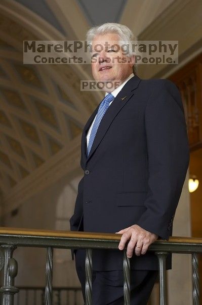 Portrait of UT Vice President and Chief Financial Officer Kevin Hegarty.

Filename: SRM_20061211_0911163.jpg
Aperture: f/3.5
Shutter Speed: 1/200
Body: Canon EOS-1D Mark II
Lens: Canon EF 50mm f/1.8 II