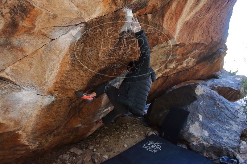 Bouldering in Hueco Tanks on 01/06/2020 with Blue Lizard Climbing and Yoga

Filename: SRM_20200106_1236290.jpg
Aperture: f/3.5
Shutter Speed: 1/250
Body: Canon EOS-1D Mark II
Lens: Canon EF 16-35mm f/2.8 L