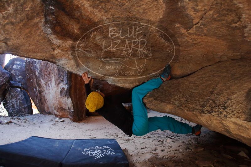 Bouldering in Hueco Tanks on 01/06/2020 with Blue Lizard Climbing and Yoga

Filename: SRM_20200106_1257280.jpg
Aperture: f/4.0
Shutter Speed: 1/250
Body: Canon EOS-1D Mark II
Lens: Canon EF 16-35mm f/2.8 L