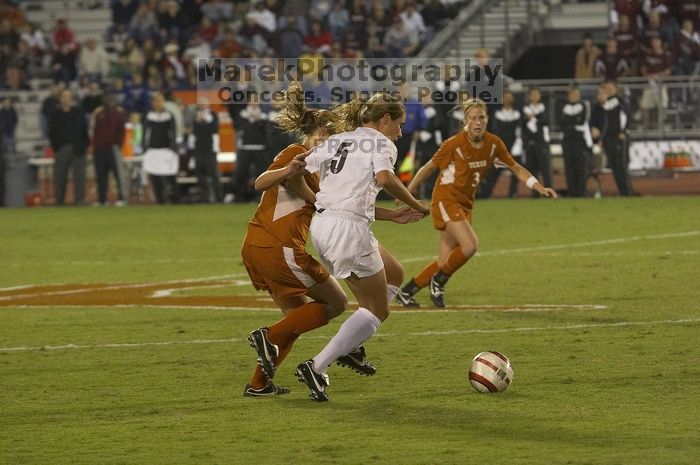 Greta Carter, #6.  The lady longhorns beat Texas A&M 1-0 in soccer Friday night.

Filename: SRM_20061027_2017226.jpg
Aperture: f/4.0
Shutter Speed: 1/800
Body: Canon EOS 20D
Lens: Canon EF 80-200mm f/2.8 L