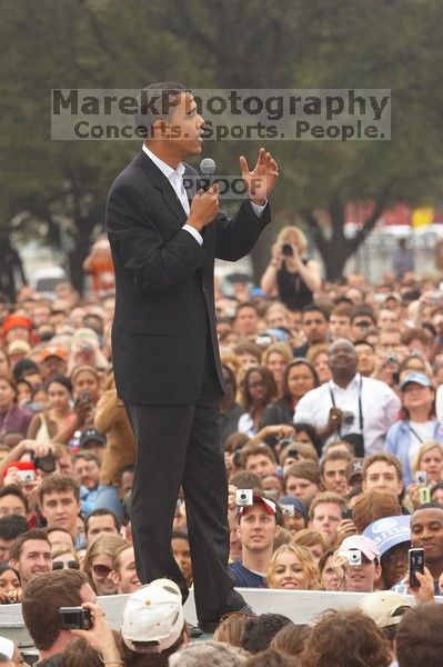 Obama speaking to a crowd of over 20,000 supporters at The Barack Obama "Kick-Ass" Rally--the Obama for president, 2008, rally, held in Austin, Friday, February 23, 2007.

Filename: SRM_20070223_1516080.jpg
Aperture: f/5.0
Shutter Speed: 1/250
Body: Canon EOS 20D
Lens: Canon EF 80-200mm f/2.8 L