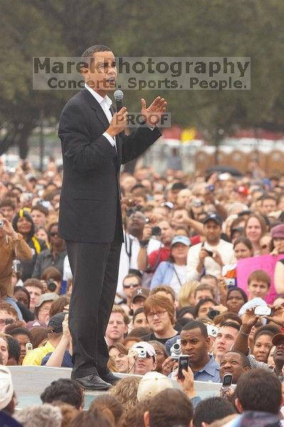 Obama speaking to a crowd of over 20,000 supporters at The Barack Obama "Kick-Ass" Rally--the Obama for president, 2008, rally, held in Austin, Friday, February 23, 2007.

Filename: SRM_20070223_1517145.jpg
Aperture: f/5.0
Shutter Speed: 1/250
Body: Canon EOS 20D
Lens: Canon EF 80-200mm f/2.8 L