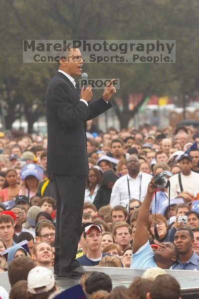 Obama speaking to a crowd of over 20,000 supporters at The Barack Obama "Kick-Ass" Rally--the Obama for president, 2008, rally, held in Austin, Friday, February 23, 2007.

Filename: SRM_20070223_1519269.jpg
Aperture: f/5.0
Shutter Speed: 1/250
Body: Canon EOS 20D
Lens: Canon EF 80-200mm f/2.8 L