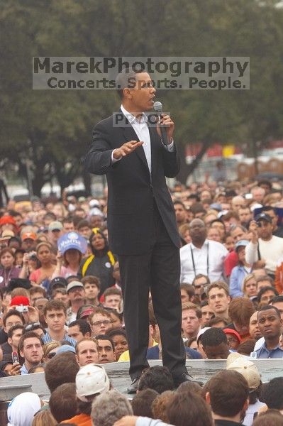 Obama speaking to a crowd of over 20,000 supporters at The Barack Obama "Kick-Ass" Rally--the Obama for president, 2008, rally, held in Austin, Friday, February 23, 2007.

Filename: SRM_20070223_1521501.jpg
Aperture: f/5.0
Shutter Speed: 1/320
Body: Canon EOS 20D
Lens: Canon EF 80-200mm f/2.8 L