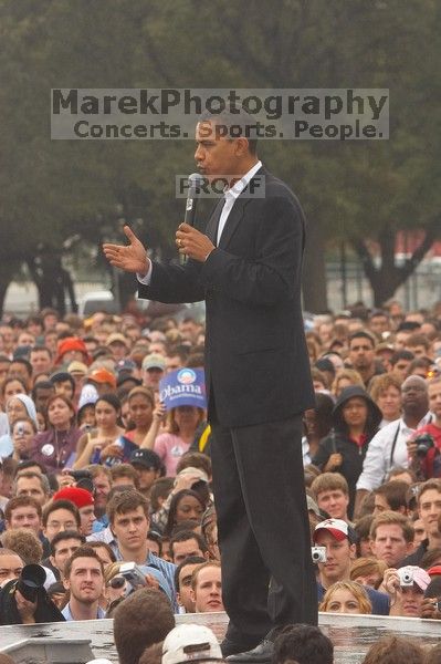 Obama speaking to a crowd of over 20,000 supporters at The Barack Obama "Kick-Ass" Rally--the Obama for president, 2008, rally, held in Austin, Friday, February 23, 2007.

Filename: SRM_20070223_1528024.jpg
Aperture: f/7.1
Shutter Speed: 1/320
Body: Canon EOS 20D
Lens: Canon EF 80-200mm f/2.8 L