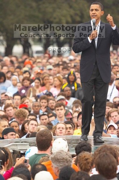 Obama speaking to a crowd of over 20,000 supporters at The Barack Obama "Kick-Ass" Rally--the Obama for president, 2008, rally, held in Austin, Friday, February 23, 2007.

Filename: SRM_20070223_1535301.jpg
Aperture: f/4.0
Shutter Speed: 1/250
Body: Canon EOS 20D
Lens: Canon EF 80-200mm f/2.8 L