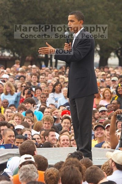 Obama speaking to a crowd of over 20,000 supporters at The Barack Obama "Kick-Ass" Rally--the Obama for president, 2008, rally, held in Austin, Friday, February 23, 2007.

Filename: SRM_20070223_1552005.jpg
Aperture: f/5.6
Shutter Speed: 1/250
Body: Canon EOS 20D
Lens: Canon EF 80-200mm f/2.8 L