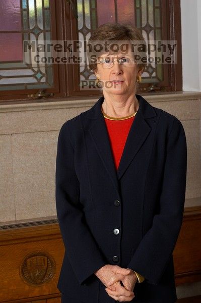 Portraits of UT Vice President of Employee and Campus Services Patricia L Clubb.

Filename: SRM_20070301_1412002.jpg
Aperture: f/4.5
Shutter Speed: 1/250
Body: Canon EOS 20D
Lens: Canon EF 50mm f/1.8 II