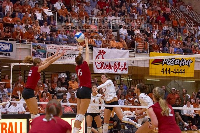 The Longhorns defeated the Huskers 3-0 on Wednesday night, October 24, 2007 at Gregory Gym.

Filename: SRM_20071024_1924480.jpg
Aperture: f/4.0
Shutter Speed: 1/400
Body: Canon EOS-1D Mark II
Lens: Canon EF 80-200mm f/2.8 L