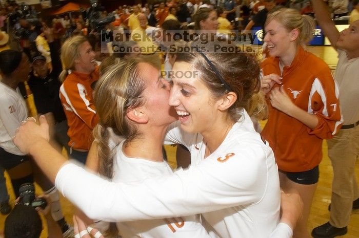 The Longhorns defeated the Huskers 3-0 on Wednesday night, October 24, 2007 at Gregory Gym.

Filename: SRM_20071024_2017108.jpg
Aperture: f/5.6
Shutter Speed: 1/100
Body: Canon EOS 20D
Lens: Canon EF-S 18-55mm f/3.5-5.6