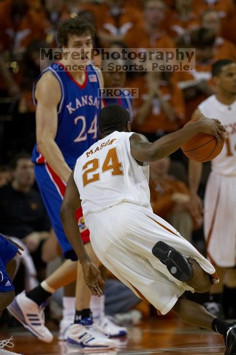 The University of Texas (UT) Longhorns defeated the University of Kansas Jayhawks 72-69 in Austin, Texas on Monday, February 11, 2008.

Filename: SRM_20080211_2024326.jpg
Aperture: f/3.2
Shutter Speed: 1/1000
Body: Canon EOS 20D
Lens: Canon EF 300mm f/2.8 L IS