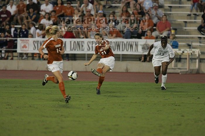 UT junior Emily Anderson (#21, Forward).  The University of Texas women's soccer team tied 0-0 against the Texas A&M Aggies Friday night, September 27, 2008.

Filename: SRM_20080926_1930287.jpg
Aperture: f/4.0
Shutter Speed: 1/400
Body: Canon EOS-1D Mark II
Lens: Canon EF 300mm f/2.8 L IS