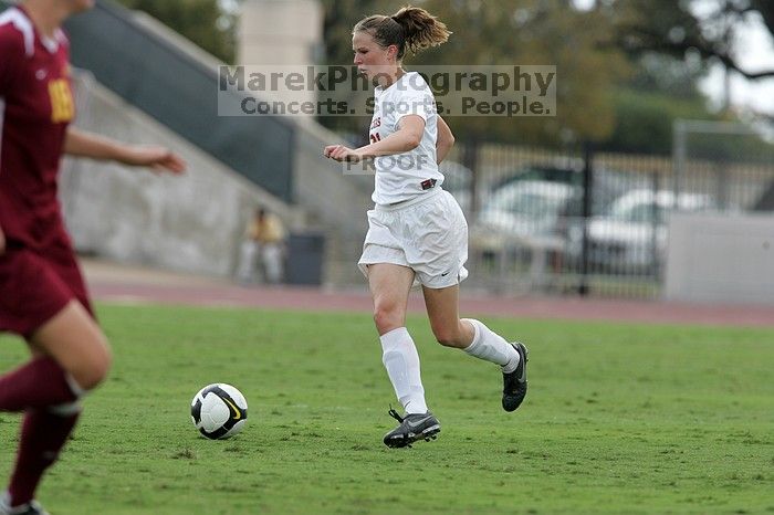 UT junior Emily Anderson (#21, Forward).  The University of Texas women's soccer team won 2-1 against the Iowa State Cyclones Sunday afternoon, October 5, 2008.

Filename: SRM_20081005_12243243.jpg
Aperture: f/5.6
Shutter Speed: 1/1250
Body: Canon EOS-1D Mark II
Lens: Canon EF 300mm f/2.8 L IS