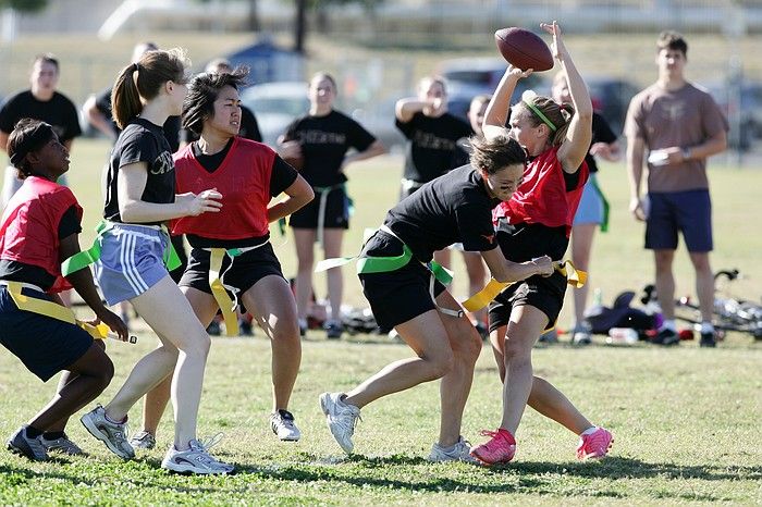 The Cheetahs (chemical engineering team) lost in the Fall 2008 UT flag football intramural championship game on November 9, 2008.

Filename: SRM_20081109_15370208.jpg
Aperture: f/4.0
Shutter Speed: 1/1600
Body: Canon EOS-1D Mark II
Lens: Canon EF 300mm f/2.8 L IS