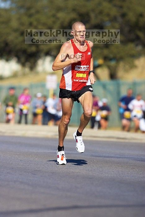 The first annual San Antonio Rock and Roll Marathon, Sunday, November 16, 2008.

Filename: SRM_20081116_09510895.jpg
Aperture: f/4.0
Shutter Speed: 1/3200
Body: Canon EOS-1D Mark II
Lens: Canon EF 300mm f/2.8 L IS