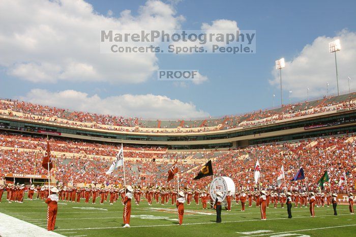 The University of Texas football team defeated the Arkansas Razorbacks with a score of 52-10 in Austin, TX on Saturday, September 27, 2008.

Filename: SRM_20080927_14252454.jpg
Aperture: f/8.0
Shutter Speed: 1/1600
Body: Canon EOS DIGITAL REBEL
Lens: Canon EF 16-35mm f/2.8 L