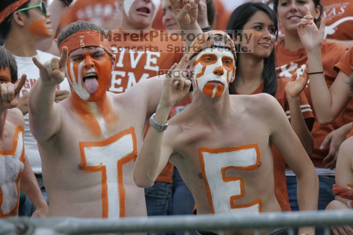 The University of Texas football team defeated the Arkansas Razorbacks with a score of 52-10 in Austin, TX on Saturday, September 27, 2008.

Filename: SRM_20080927_14340855.jpg
Aperture: f/5.0
Shutter Speed: 1/640
Body: Canon EOS-1D Mark II
Lens: Canon EF 300mm f/2.8 L IS