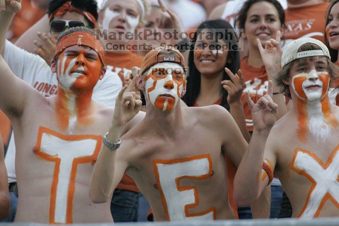 The University of Texas football team defeated the Arkansas Razorbacks with a score of 52-10 in Austin, TX on Saturday, September 27, 2008.

Filename: SRM_20080927_14341057.jpg
Aperture: f/5.0
Shutter Speed: 1/640
Body: Canon EOS-1D Mark II
Lens: Canon EF 300mm f/2.8 L IS