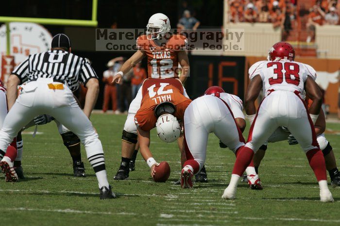 The University of Texas football team defeated the Arkansas Razorbacks with a score of 52-10 in Austin, TX on Saturday, September 27, 2008.

Filename: SRM_20080927_14402888.jpg
Aperture: f/5.6
Shutter Speed: 1/4000
Body: Canon EOS-1D Mark II
Lens: Canon EF 300mm f/2.8 L IS