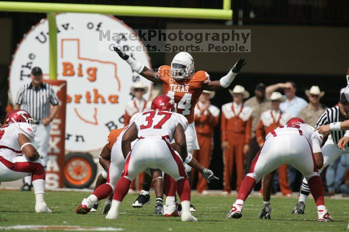 The University of Texas football team defeated the Arkansas Razorbacks with a score of 52-10 in Austin, TX on Saturday, September 27, 2008.

Filename: SRM_20080927_14481608.jpg
Aperture: f/5.6
Shutter Speed: 1/2500
Body: Canon EOS-1D Mark II
Lens: Canon EF 300mm f/2.8 L IS