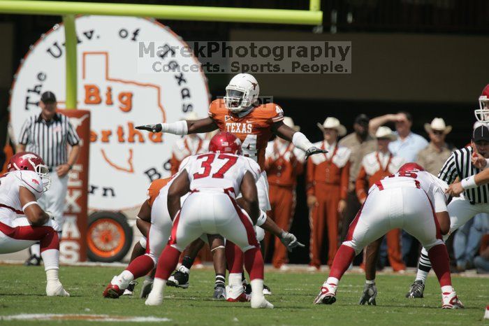 The University of Texas football team defeated the Arkansas Razorbacks with a score of 52-10 in Austin, TX on Saturday, September 27, 2008.

Filename: SRM_20080927_14481609.jpg
Aperture: f/5.6
Shutter Speed: 1/2500
Body: Canon EOS-1D Mark II
Lens: Canon EF 300mm f/2.8 L IS