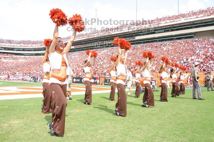 The University of Texas football team defeated the Arkansas Razorbacks with a score of 52-10 in Austin, TX on Saturday, September 27, 2008.

Filename: SRM_20080927_14522672.jpg
Aperture: f/8.0
Shutter Speed: 1/250
Body: Canon EOS DIGITAL REBEL
Lens: Canon EF 16-35mm f/2.8 L