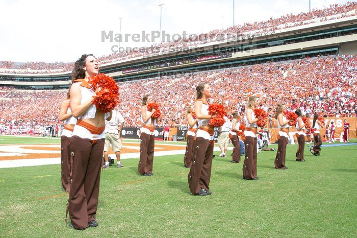 The University of Texas football team defeated the Arkansas Razorbacks with a score of 52-10 in Austin, TX on Saturday, September 27, 2008.

Filename: SRM_20080927_14525675.jpg
Aperture: f/8.0
Shutter Speed: 1/250
Body: Canon EOS DIGITAL REBEL
Lens: Canon EF 16-35mm f/2.8 L