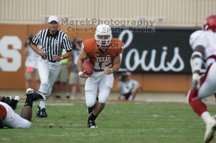 The University of Texas football team defeated the Arkansas Razorbacks with a score of 52-10 in Austin, TX on Saturday, September 27, 2008.

Filename: SRM_20080927_14552626.jpg
Aperture: f/5.6
Shutter Speed: 1/1000
Body: Canon EOS-1D Mark II
Lens: Canon EF 300mm f/2.8 L IS