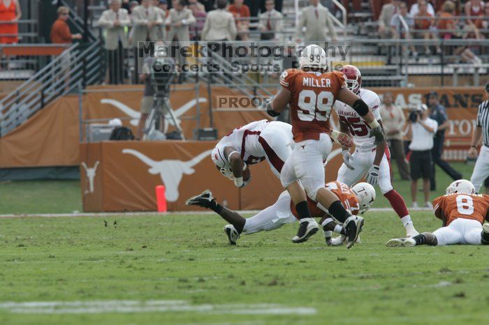 The University of Texas football team defeated the Arkansas Razorbacks with a score of 52-10 in Austin, TX on Saturday, September 27, 2008.

Filename: SRM_20080927_15252296.jpg
Aperture: f/6.3
Shutter Speed: 1/400
Body: Canon EOS-1D Mark II
Lens: Canon EF 300mm f/2.8 L IS